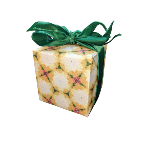 EAST WEST 16oz Cedar Blossom Octagonal Jar Candle - Gift wrapped! - Picture 7 of 7